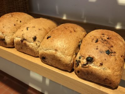 bruin brood rozijnen